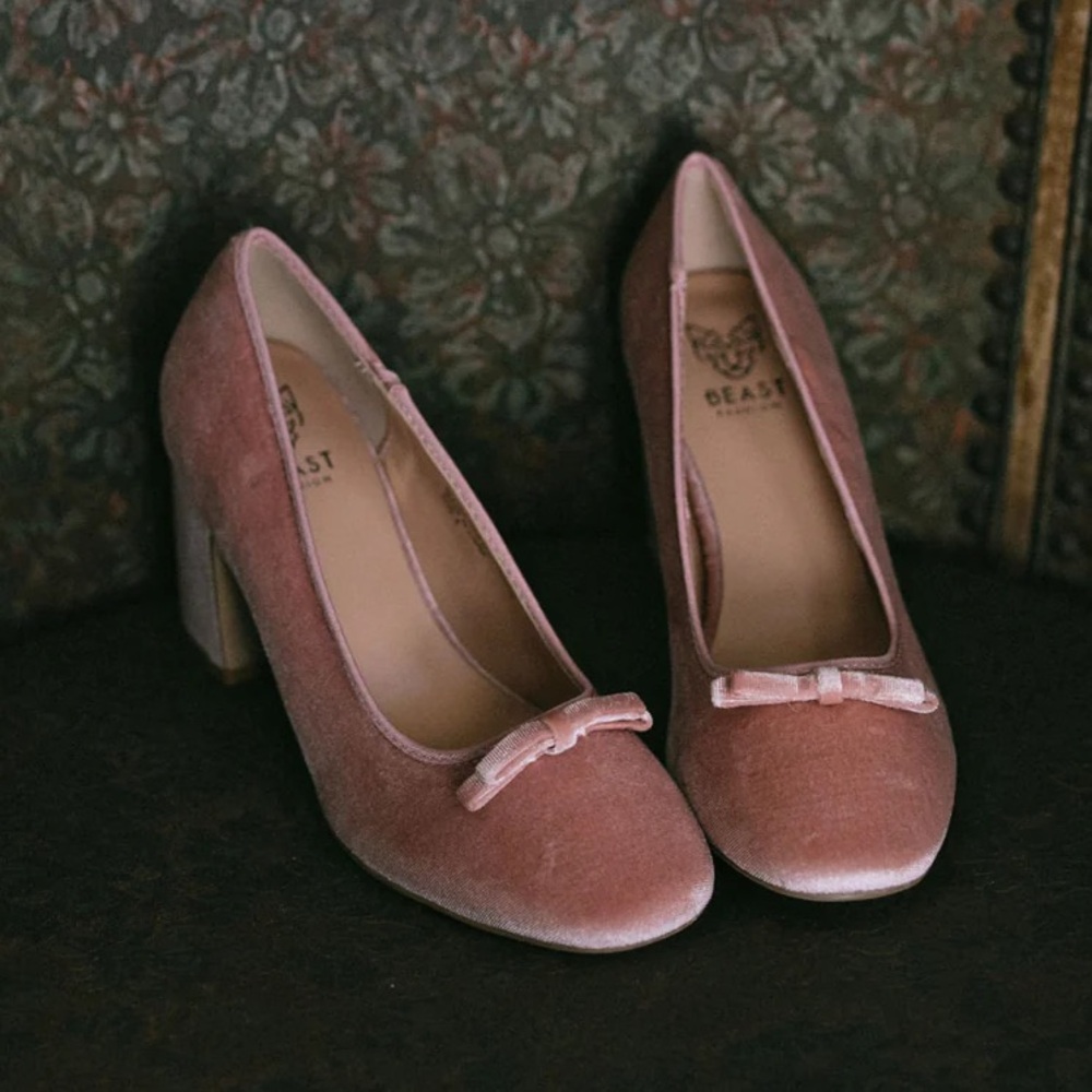 NWT Anthropologie Pink Velvet Heels - Picture 2 of 5